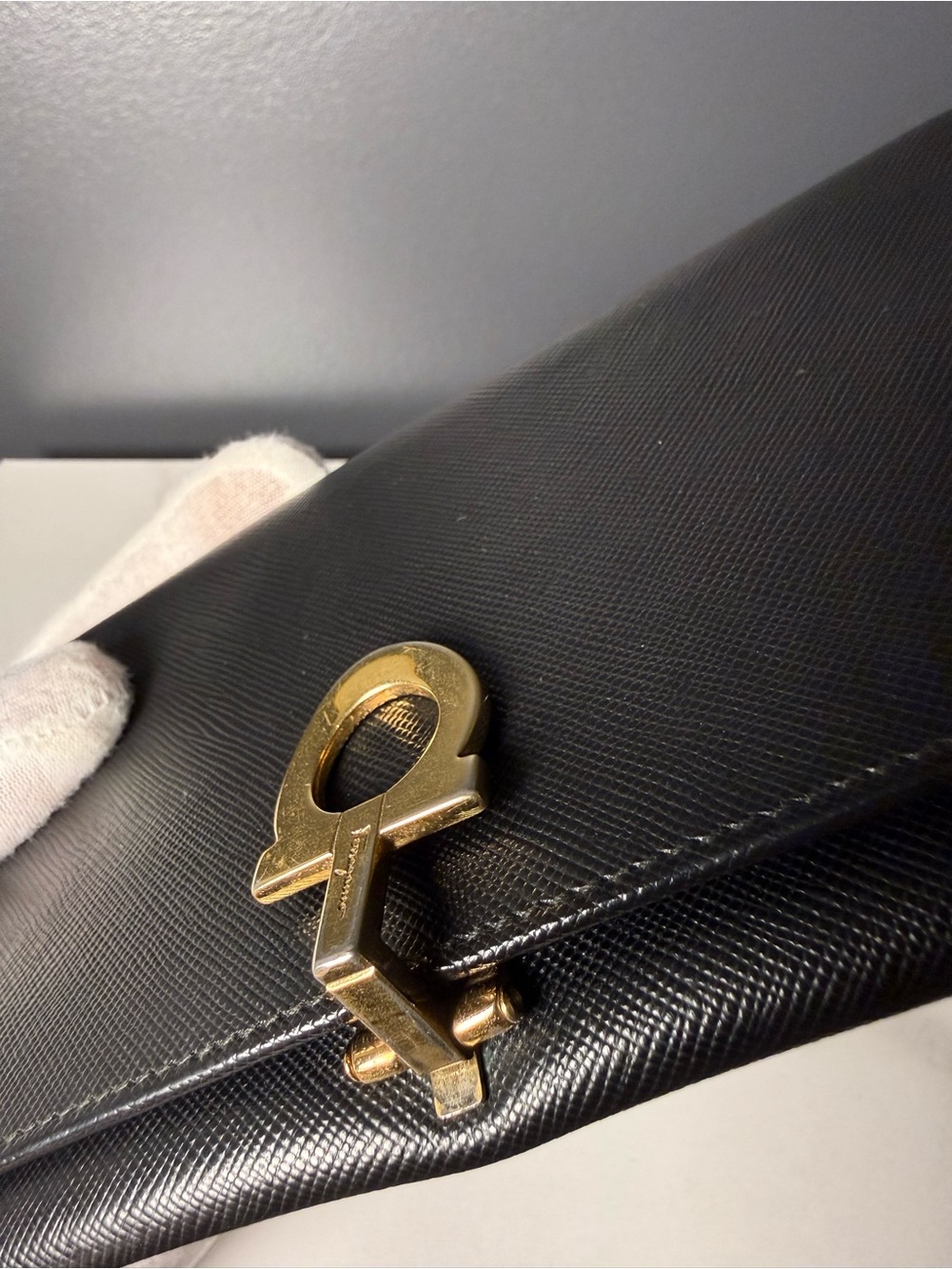 Salvatore Ferragamo Black Leather Wallet with Gold Gancini Hardware - Picture 8 of 8